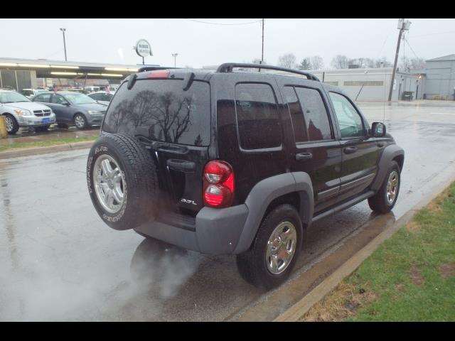 2005 Jeep Liberty Sport 4dr SUV